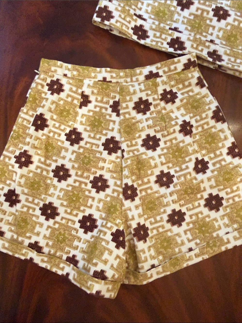 Julia Amory Set XS top and shorts - Picture 3 of 7